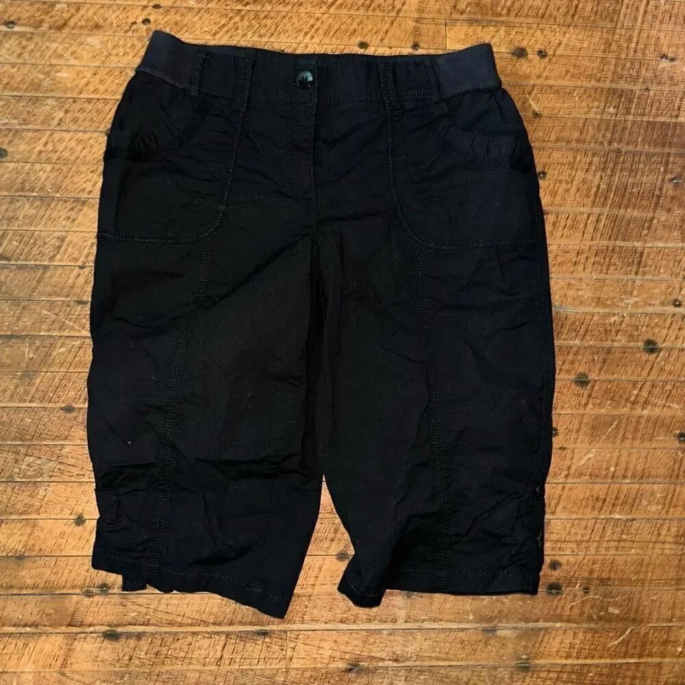 Chico’s black Y2K lightweight 1/S beachy Bermuda shorts